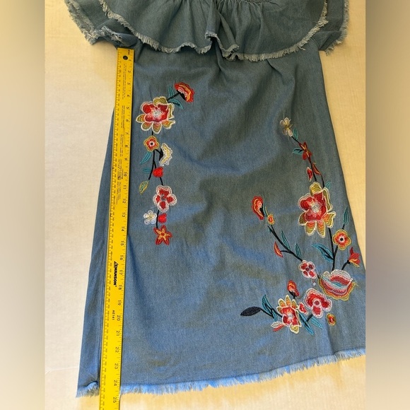 Denim chambray off the shoulder sundress Casual w/embroidered detail. Sz-S. AA16 - Picture 11 of 11